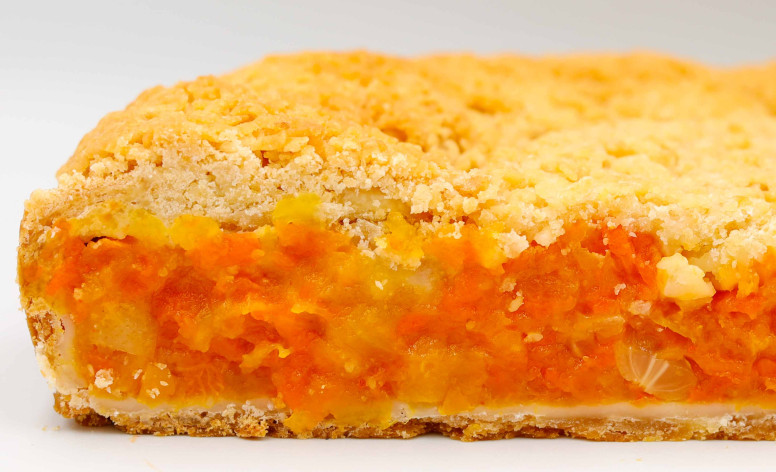 Пиріг з ніжним гарбузом, солодкими мандаринами та курагою