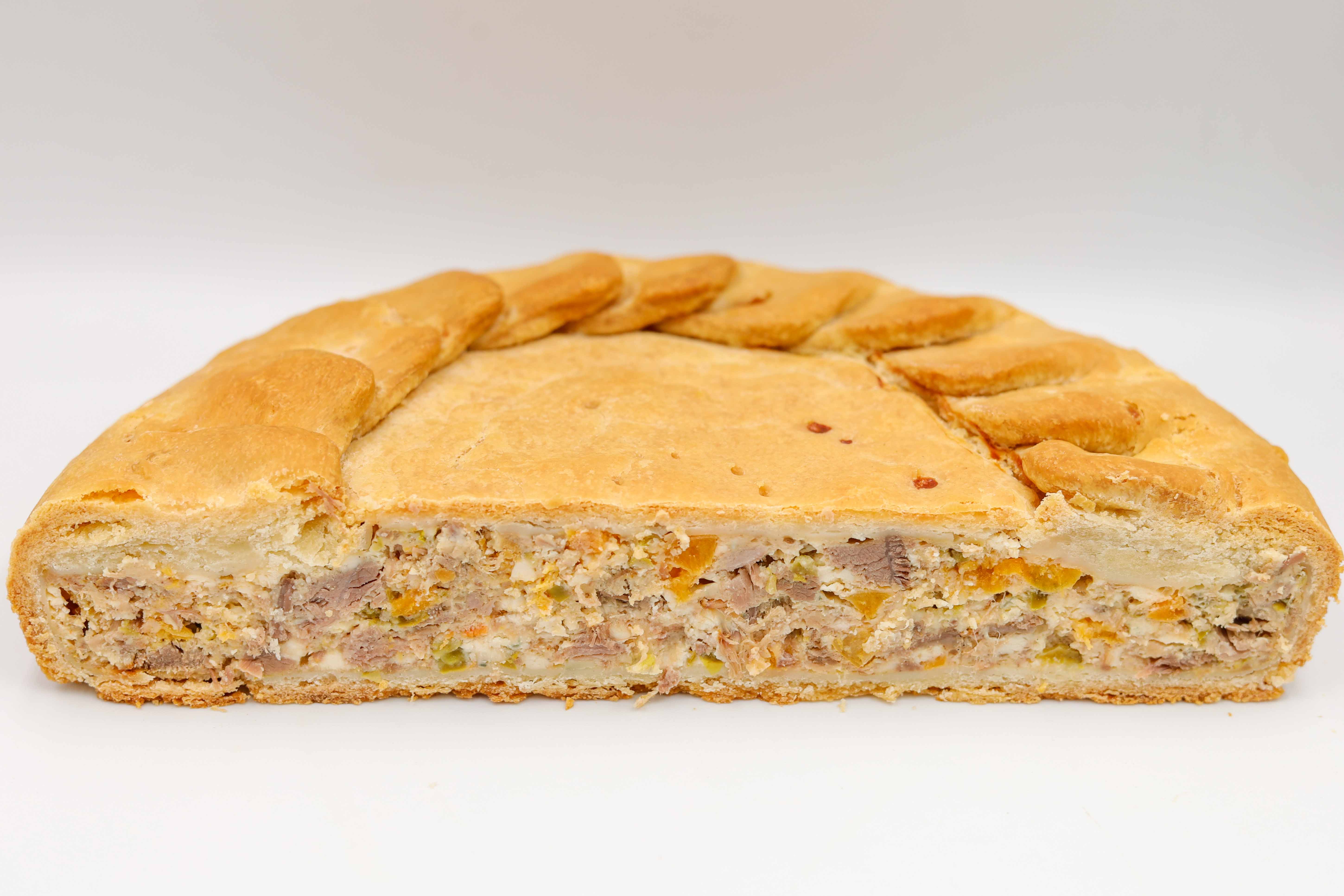 Пирог с бараниной, говядиной, перцем чили и дор блю Пирог с бараниной, говядиной, перцем чили и дор блю